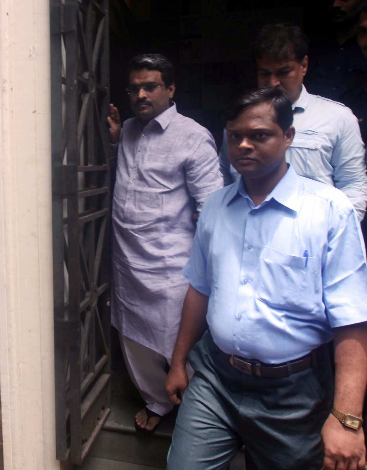 FTIL shares plunge 12% as EOW seizes assets worth Rs 2000 crore