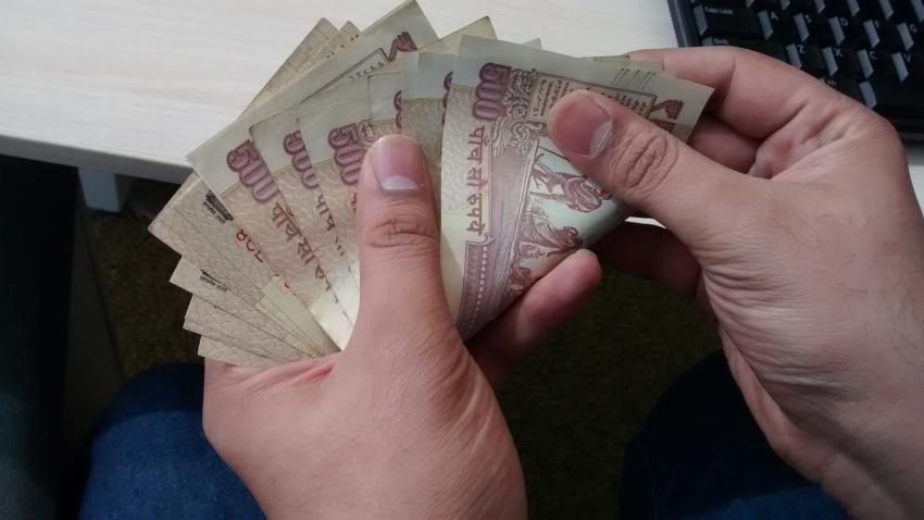 Govt expects to garner Rs 16,000 crore via disinvestment of PSUs