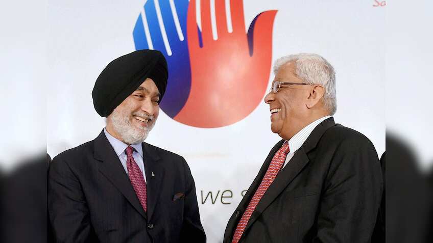 HDFC Life signs merger deal with Max Life 