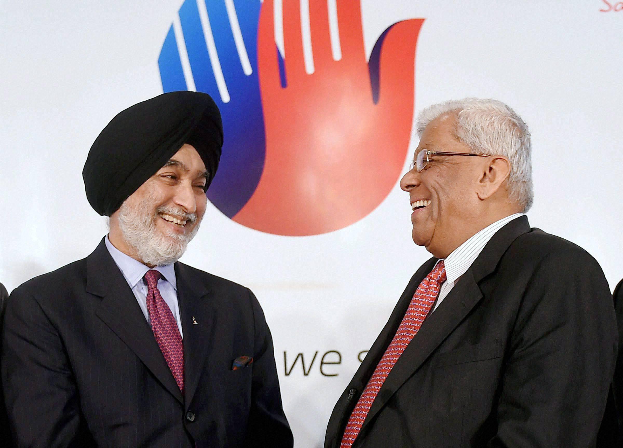 HDFC Life signs merger deal with Max Life