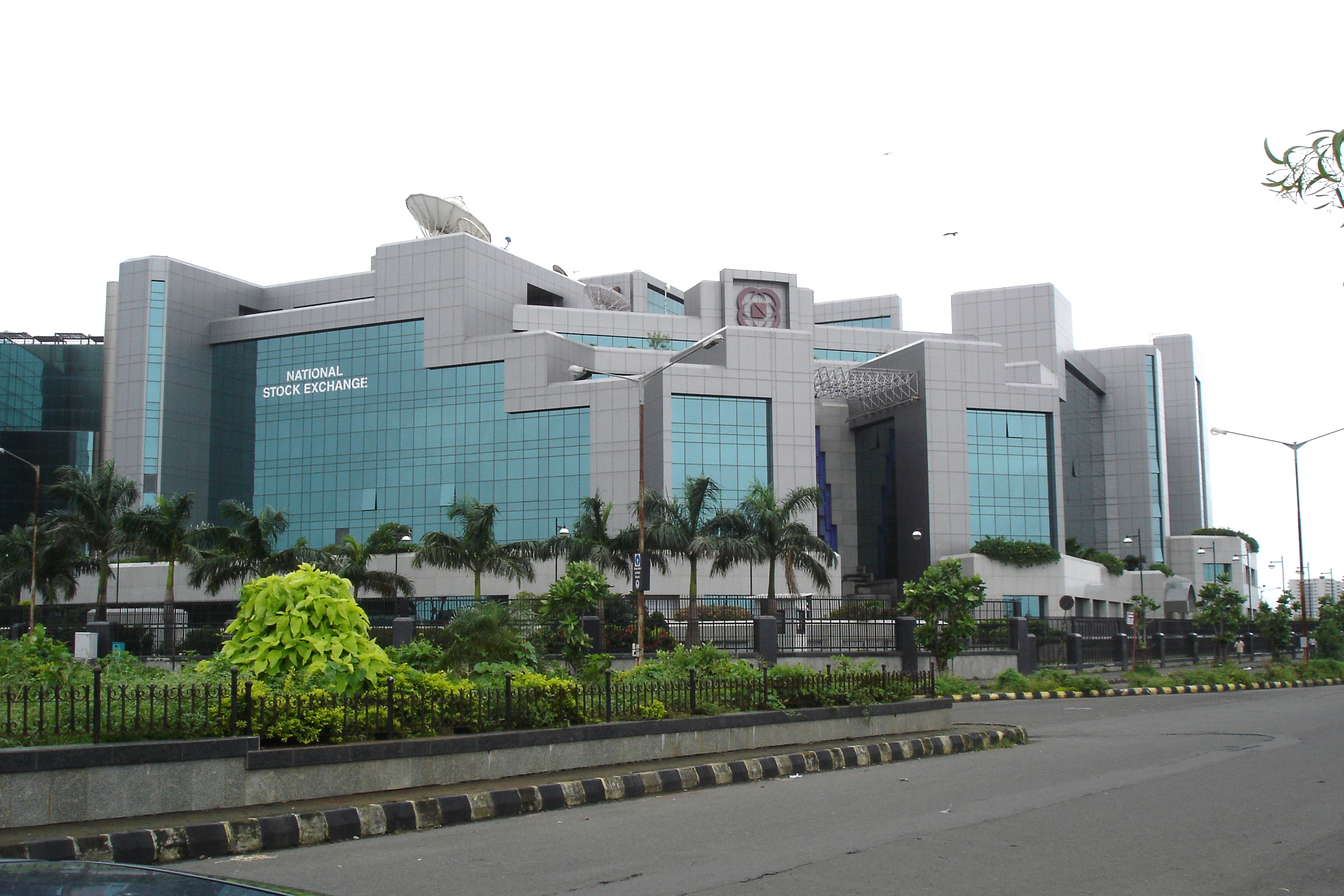 NSE appoints 4 global coordinators for IPO listing