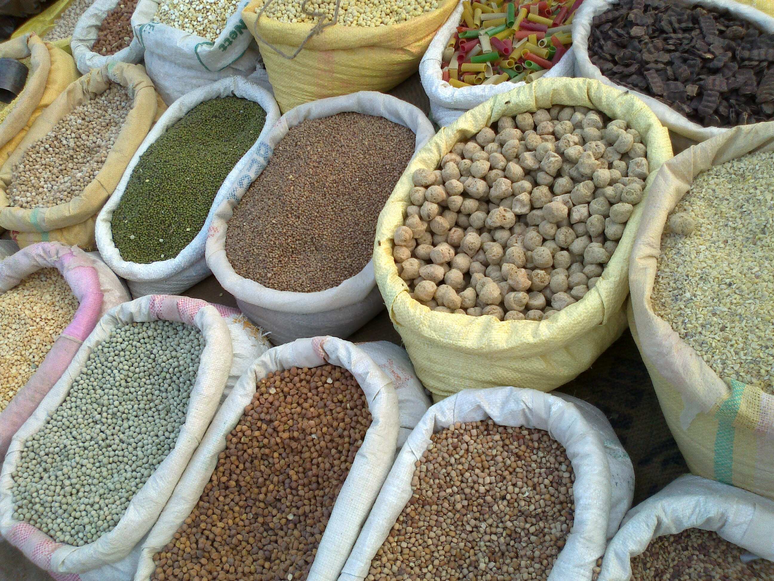 Govt to import additional 90,000 MT pulses to bring down prices