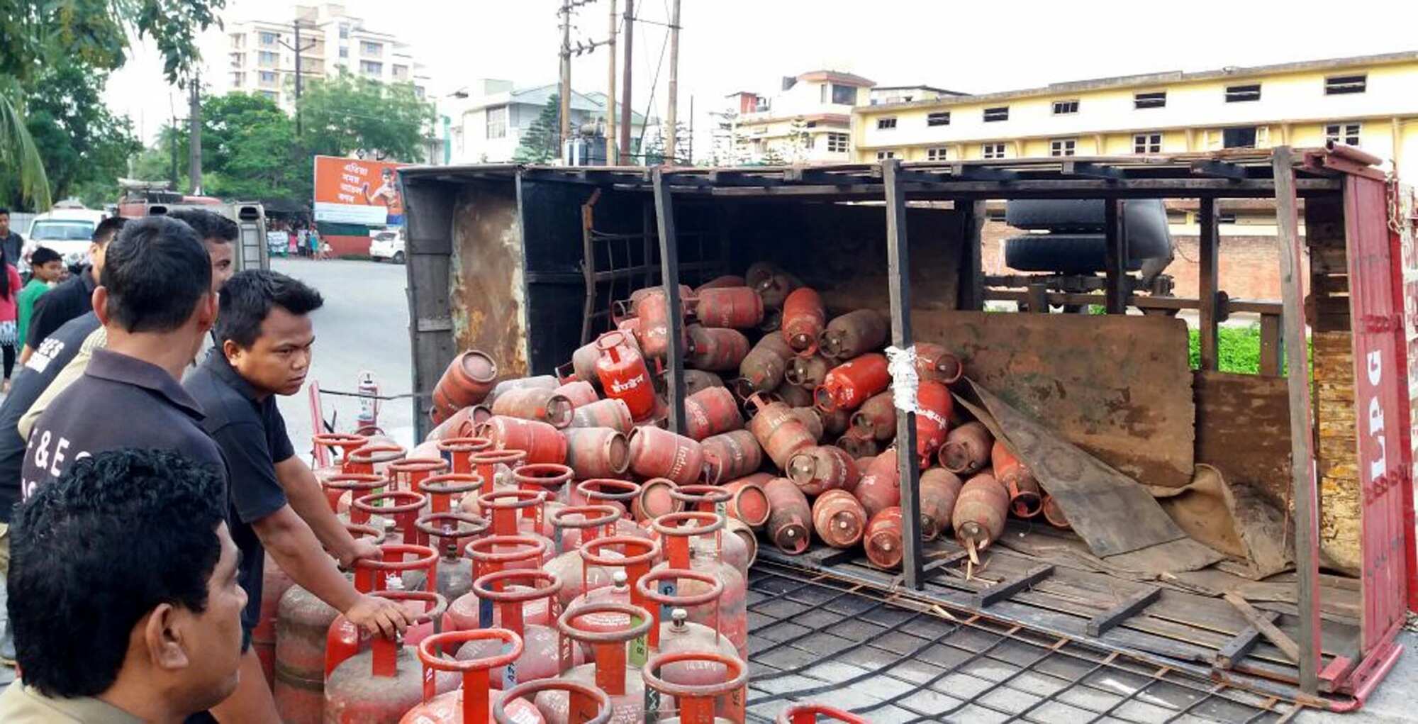 Subsidised LPG rate hiked by Rs 2 per cylinder