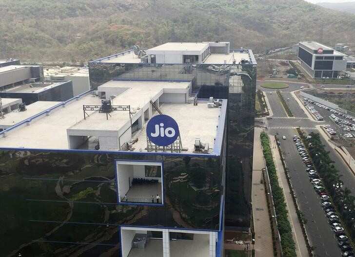 WATCH: Top 5 stories of this evening; From Reliance Jio launching cheapest data plans to Nifty closing below 8,800-mark 