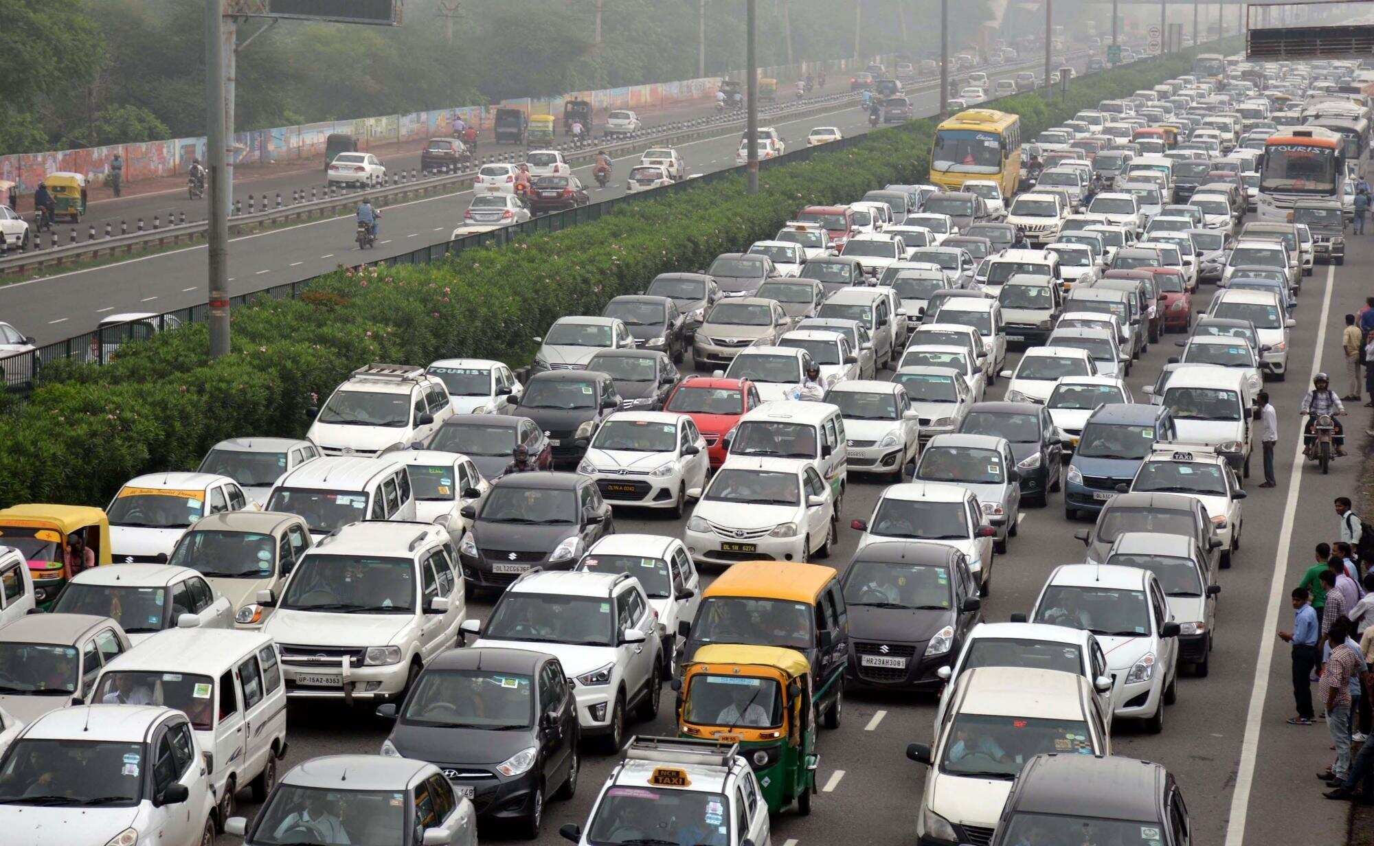 Passenger vehicles sale rise by 16.7% in August: SIAM | Zee Business