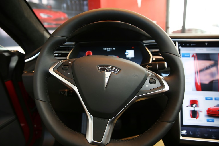 Tesla driverless system to use updated radar technology