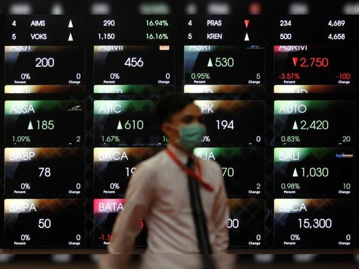 Asian stocks up as weak US data crimp