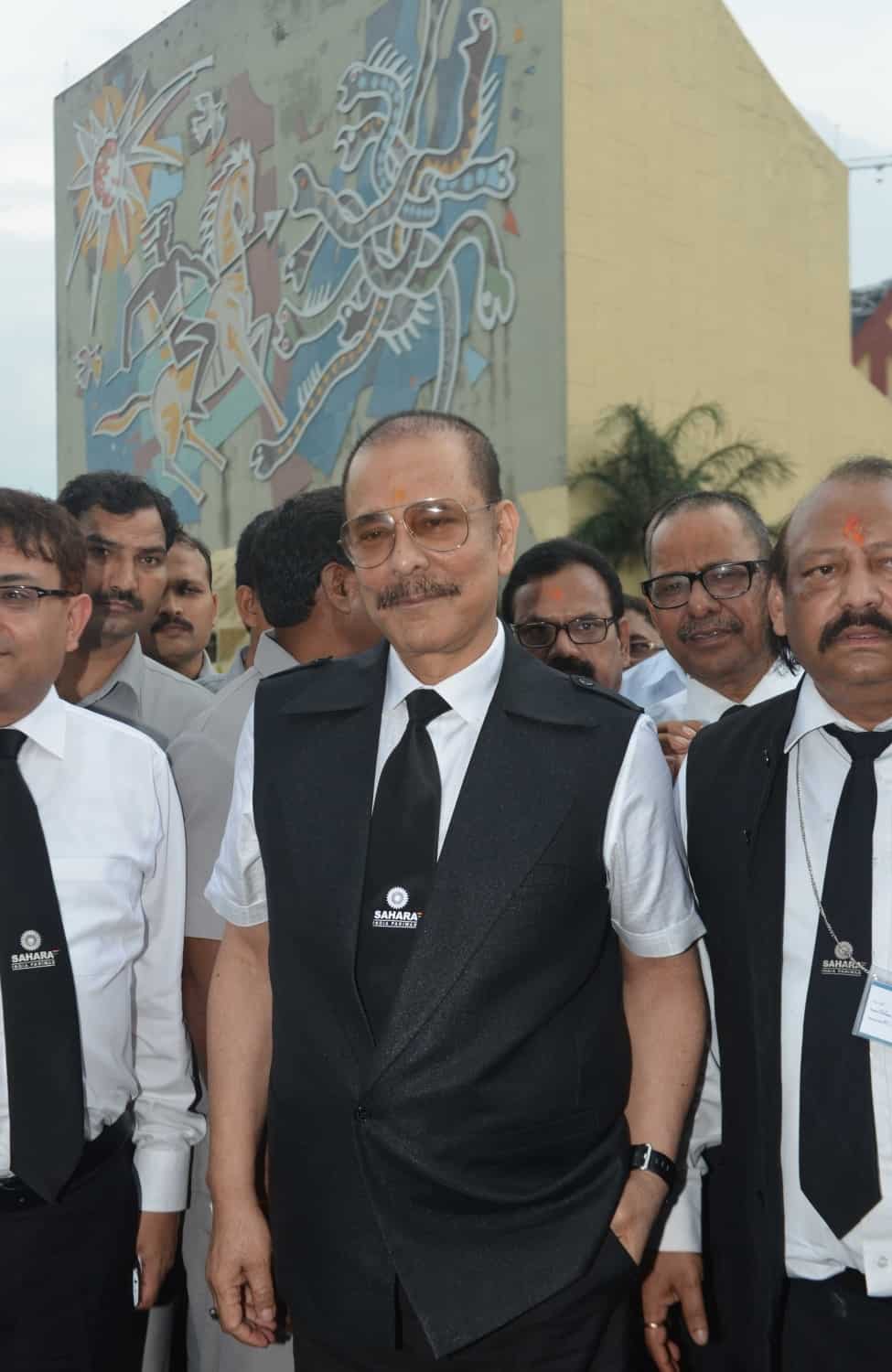 Parole ends, SC sends Subrata Roy back to jail