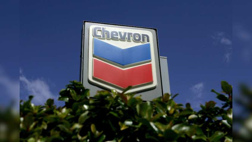 Nigeria takes on oil majors over 'illegal exports'