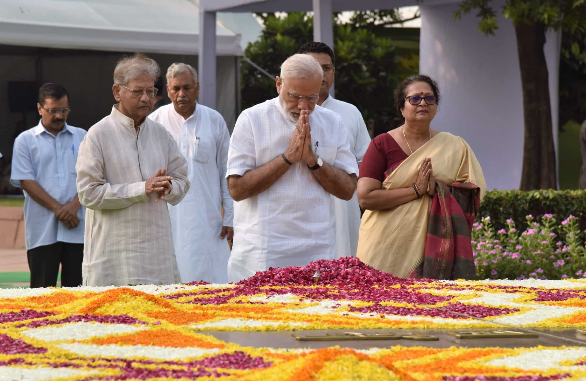 PM Narendra Modi pays tribute to Mahatma Gandhi, Lal Bahadur Shastri