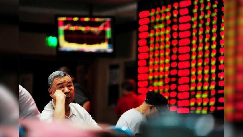 Asia shares slip as U.S. earnings disappoint, dollar gains	