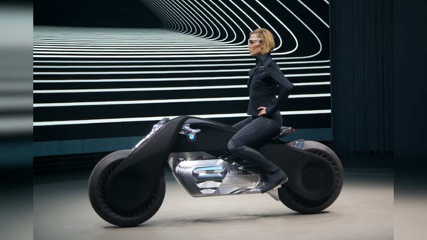 BMW presents its self-balancing motorcycle of the future