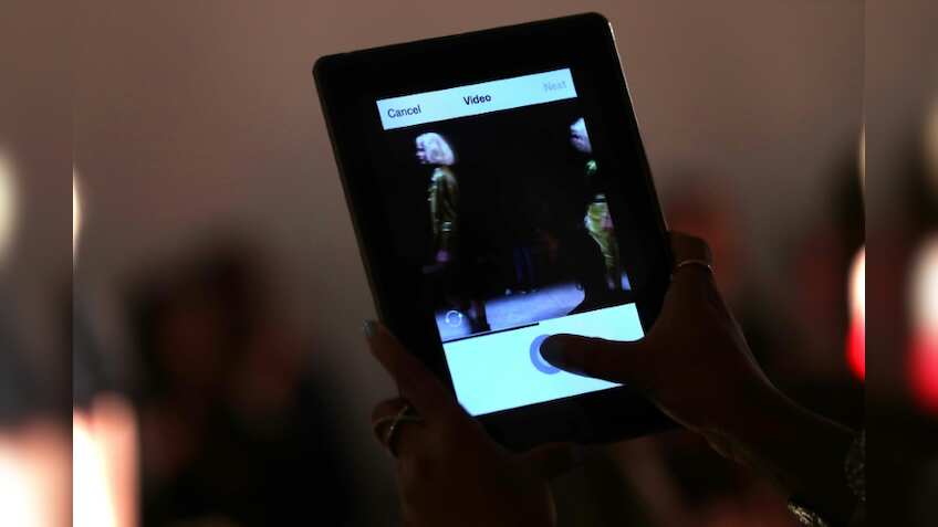 PC sales fall on tablets, smartphones revolution