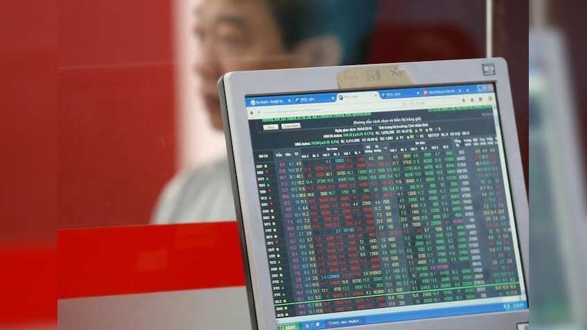 Asia stocks weak, dollar shines as rate view unchanged; China eyed