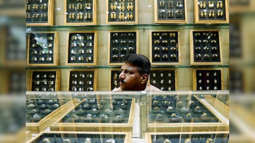 India gold trades at premium for first time in 9 months ahead of festive season