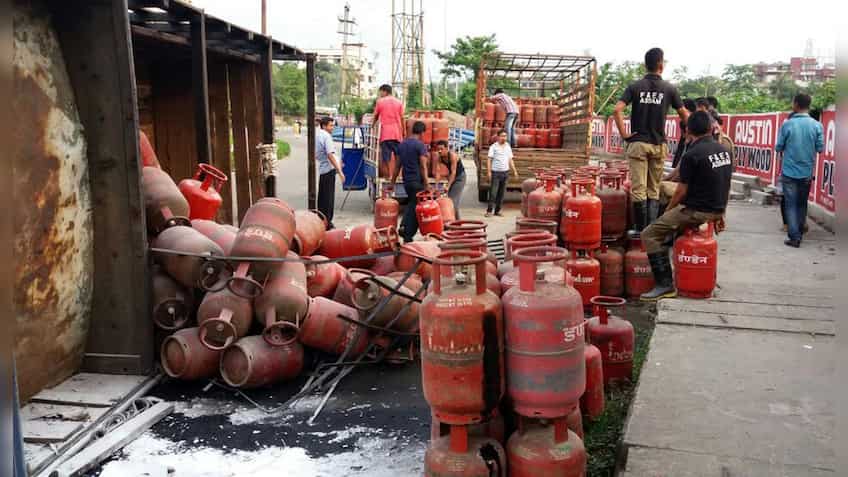 Reliance forays into LPG retailing, launches 4 kg cylinders on pilot basis