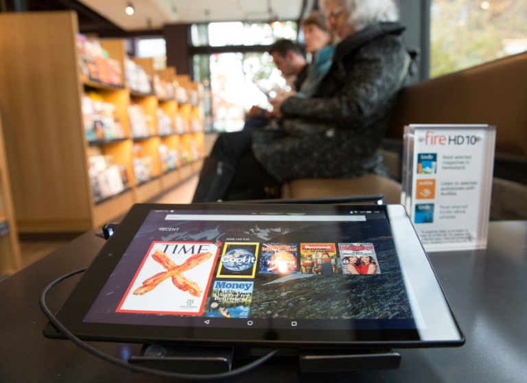 Tablet market shrinks as demand grows for hybrids