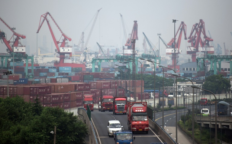 China's exports drop 7.3% on-year in October