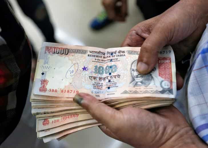 Deposits above Rs 2.5 lakh to face tax, 200% penalty on mismatch
