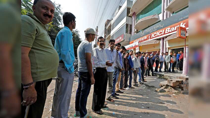Demonetisation aftermath: No charges on ATM transactions till December 30