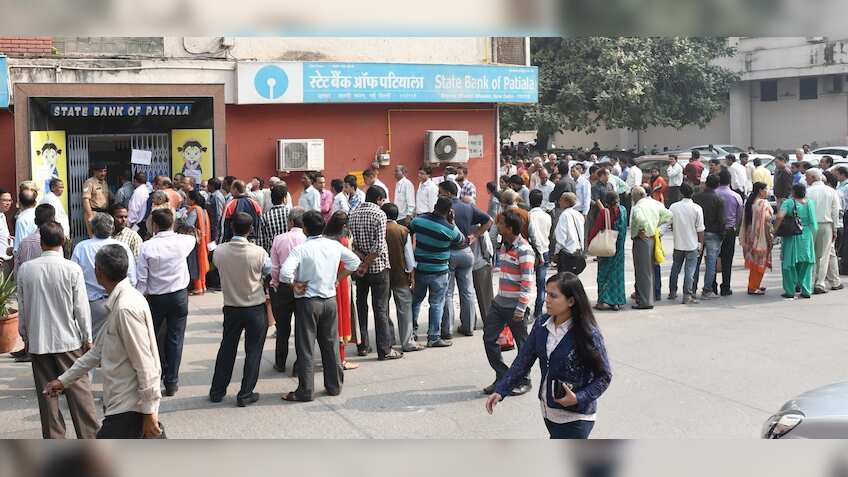 Demonetisation: Is this the right time to open a fixed deposit account?