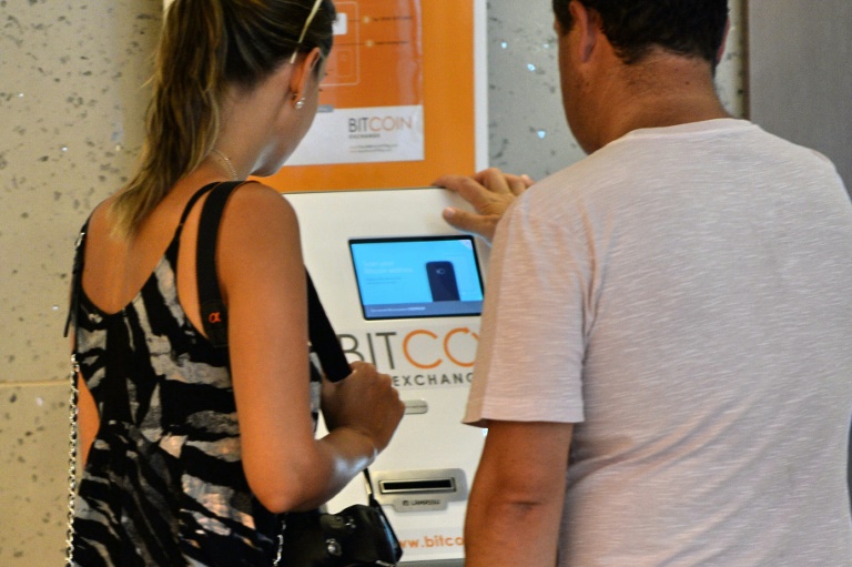 Singapore tests blockchain digital currency system for banks