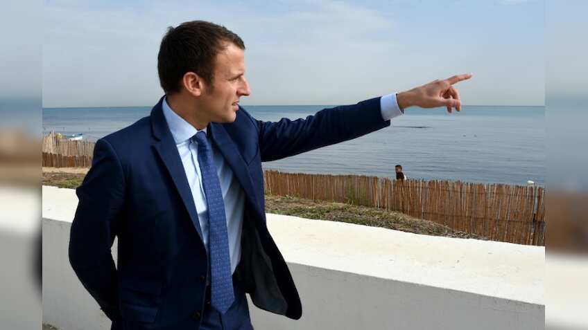 Maverick Macron enters French presidential race