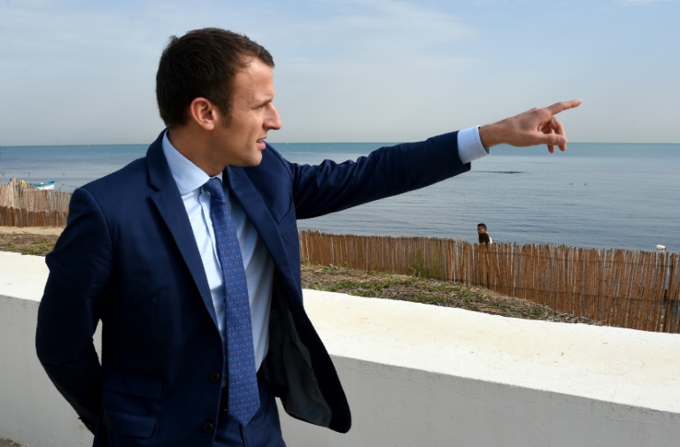 Maverick Macron enters French presidential race