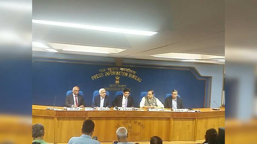 Pay IT dues in advance to avoid last minute rush, says RBI 