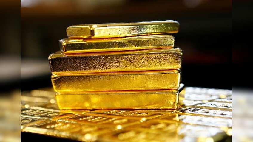 Gold set for second weekly loss as dollar soars