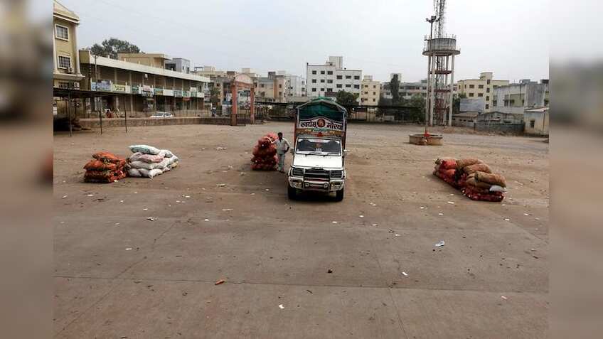 Stranded trucks, unpaid workers: India Inc counts cost of cash crunch