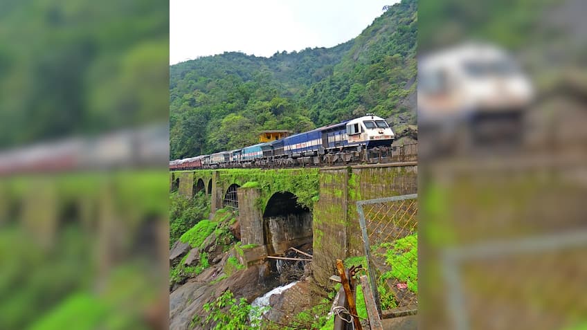 Railways waive off service charge for booking tickets online