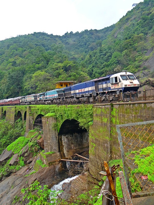 Railways waive off service charge for booking tickets online