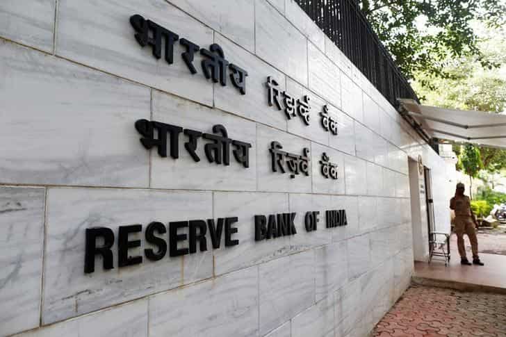 RBI allows banks to park old currency notes at district chests