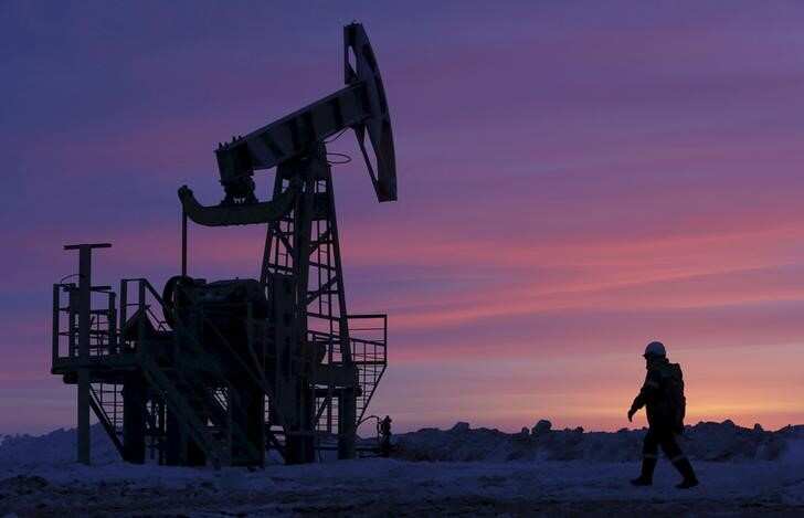 Oil markets jittery ahead of OPEC meeting later in day