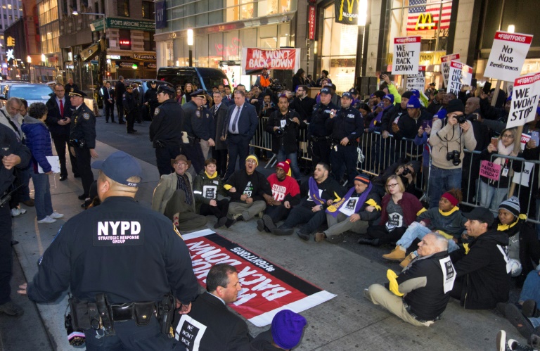 US fast-food workers lead day of protest for $15 per hour