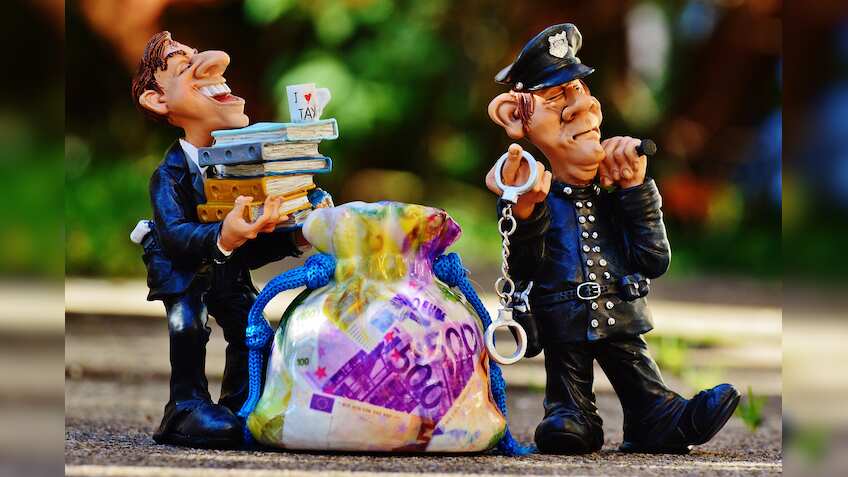 Demonetisation: Govt suspended 27 bank officials for irregular activities