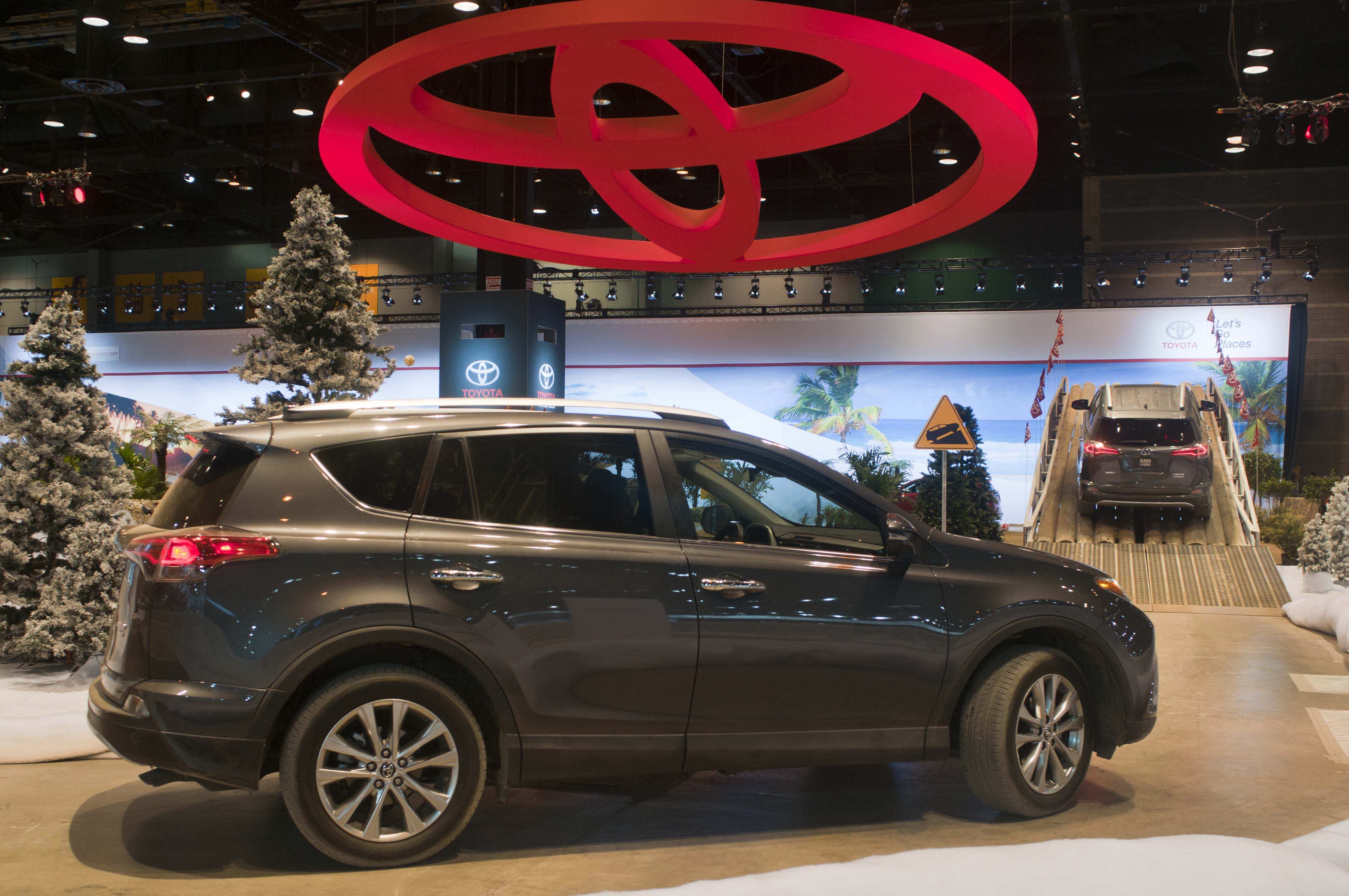 Toyota announces price hike of 3% on its cars from January 2017