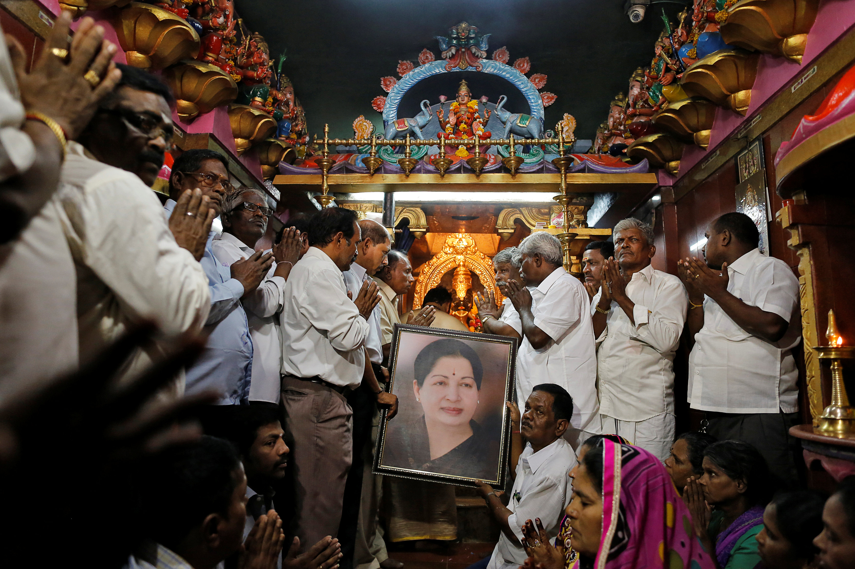 Amma dies, Chennai shuts down all ops