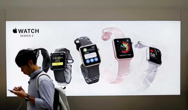 Apple Watch sales to consumers set record in holiday week, says Apple's Cook