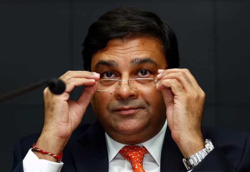 PM Modi's cash clampdown gamble may force RBI to cut rates today