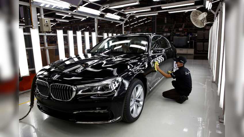 BMW to have petrol options for all cars; rolls out new model