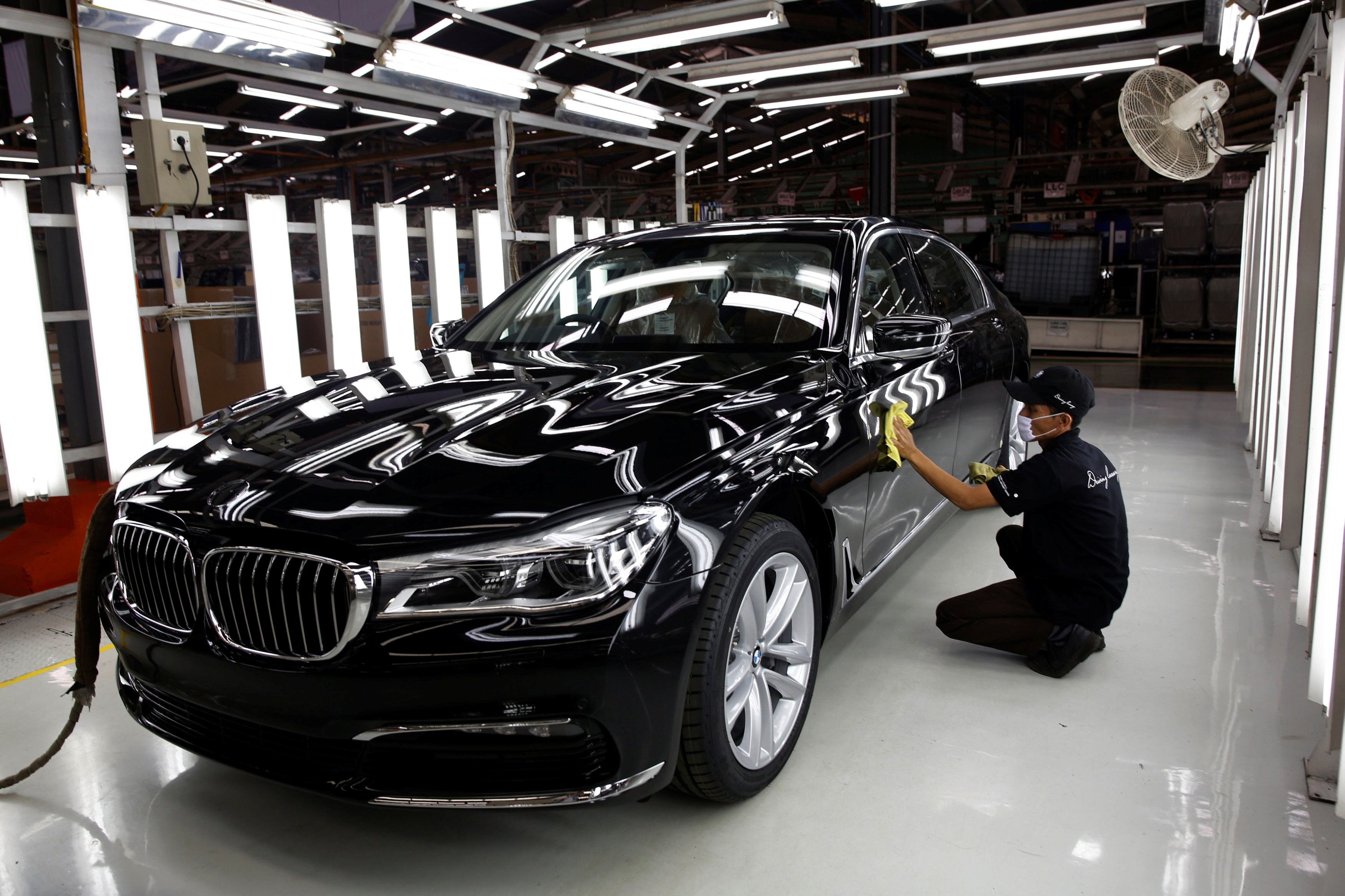BMW to have petrol options for all cars; rolls out new model