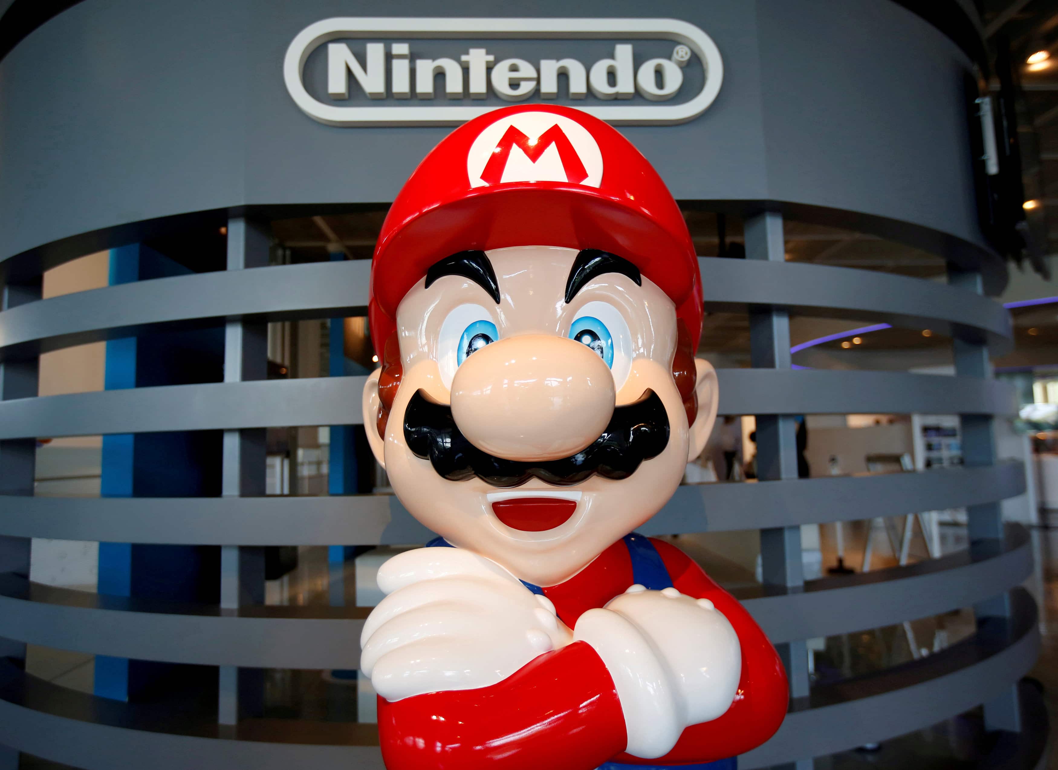 Nintendo in risky mobile games push with paid Super Mario launch on iPhones
