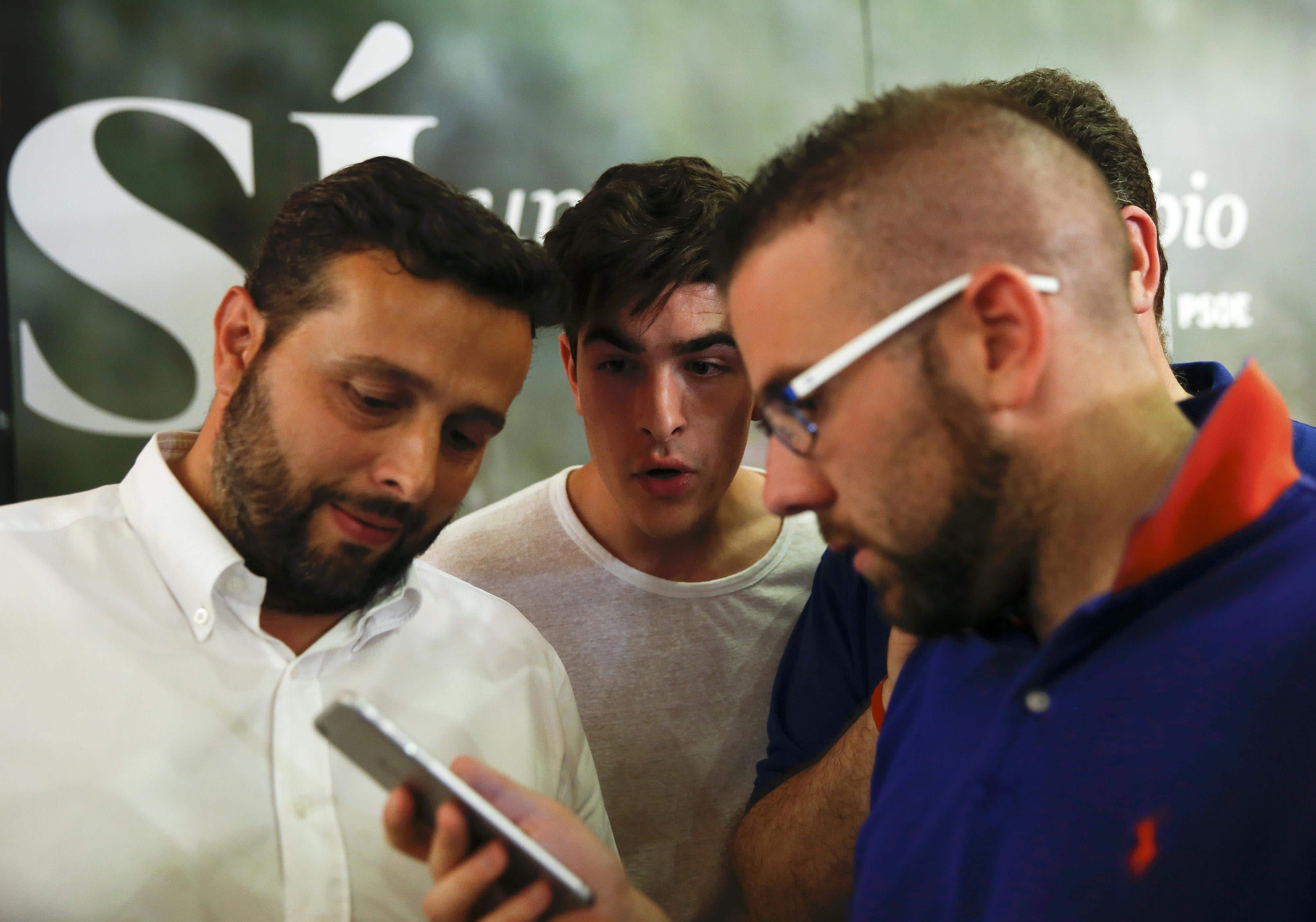 No-cash November pushes four-fold jump in e-wallet downloads