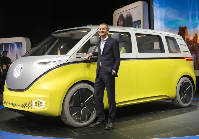 Detroit auto show kicks off with trade plea to Trump