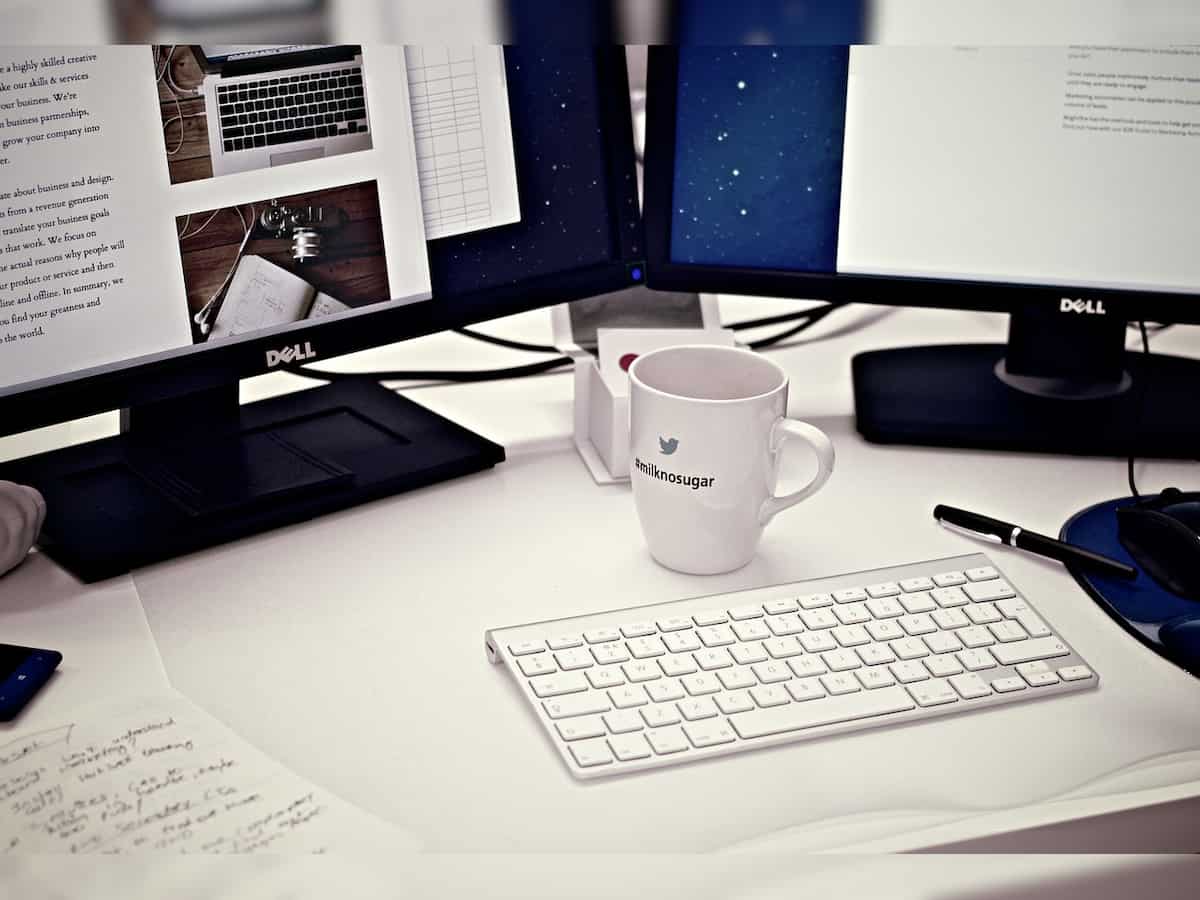 PC shipments continue to fall but Dell bucks