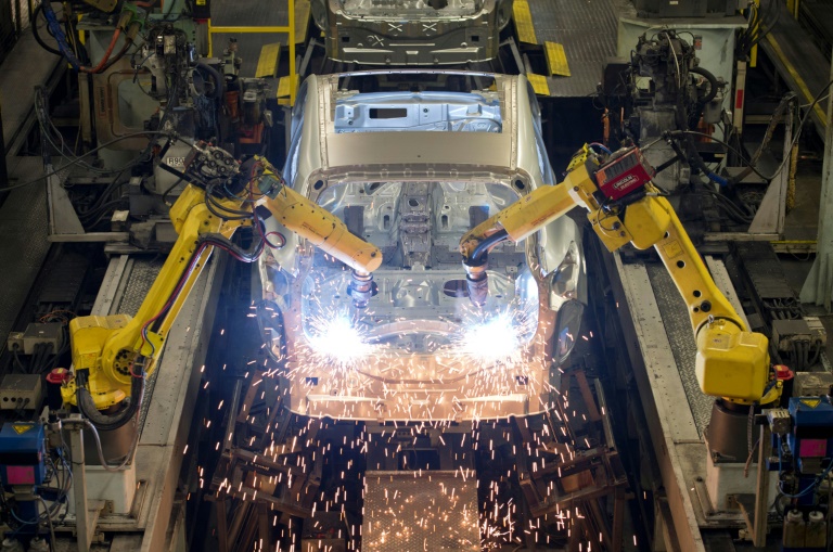 Robot arms replace factory hands