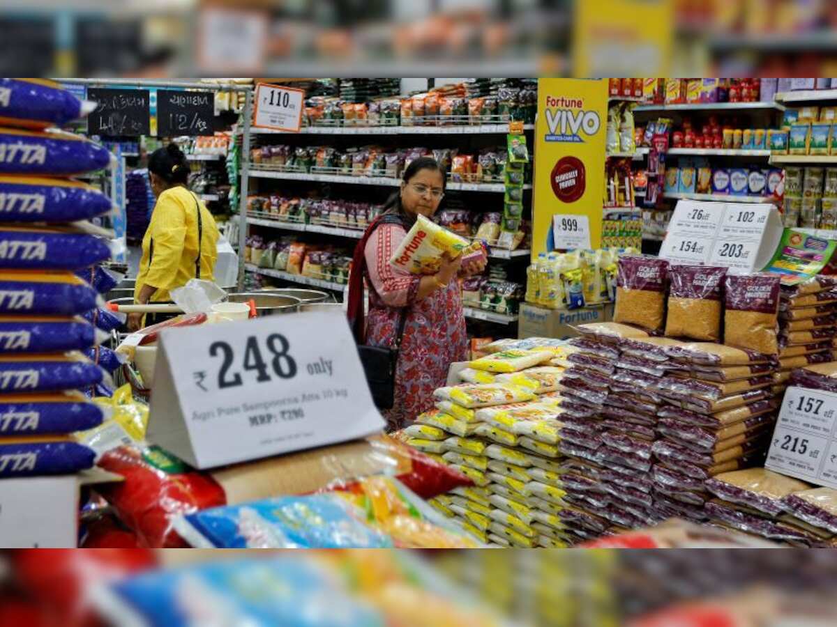 Mini ATMs, e-payments boost Future Retail&#039;s sales post