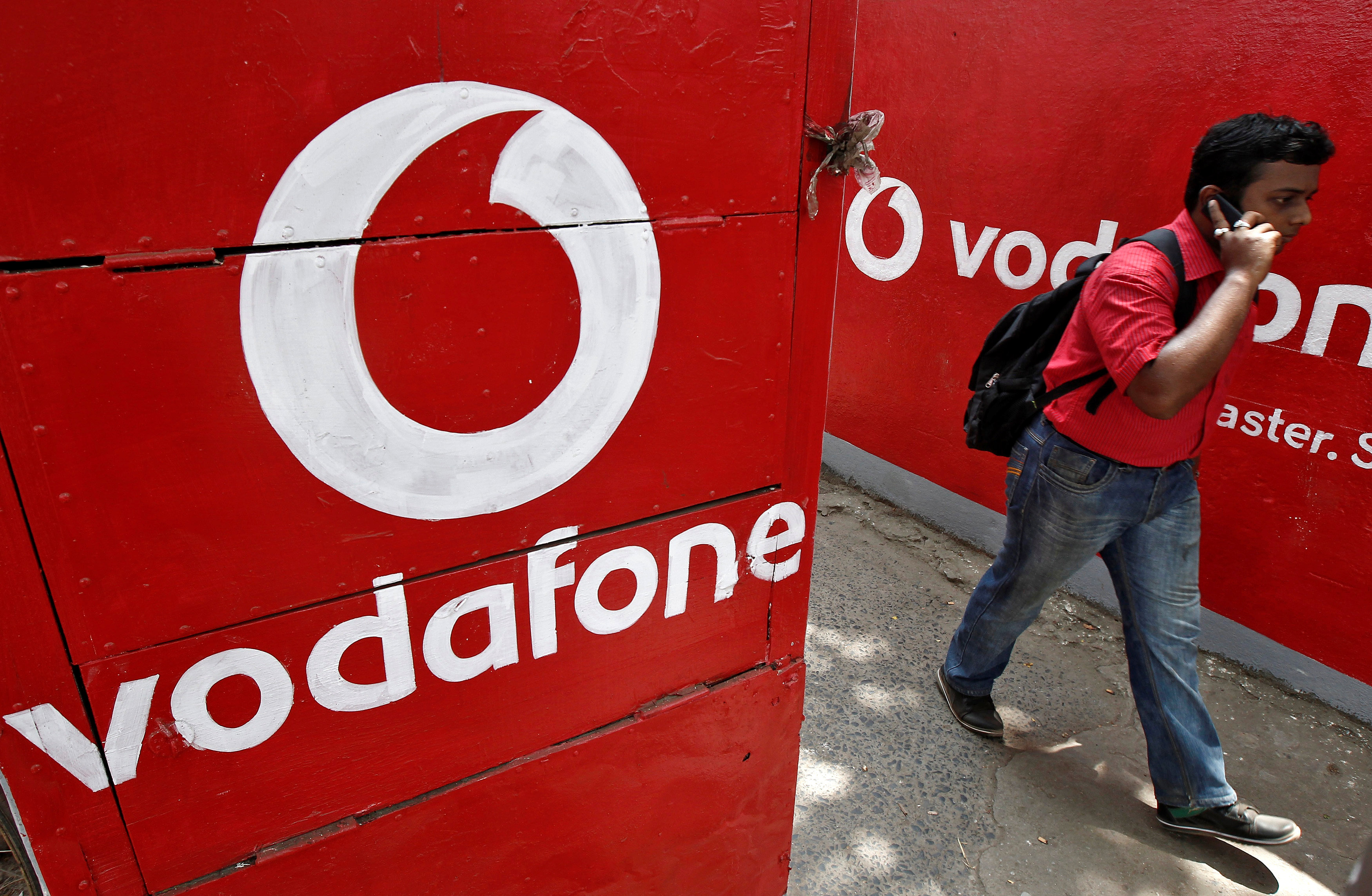 Now, get unlimited local & STD calls with free data quota with Vodafone RED